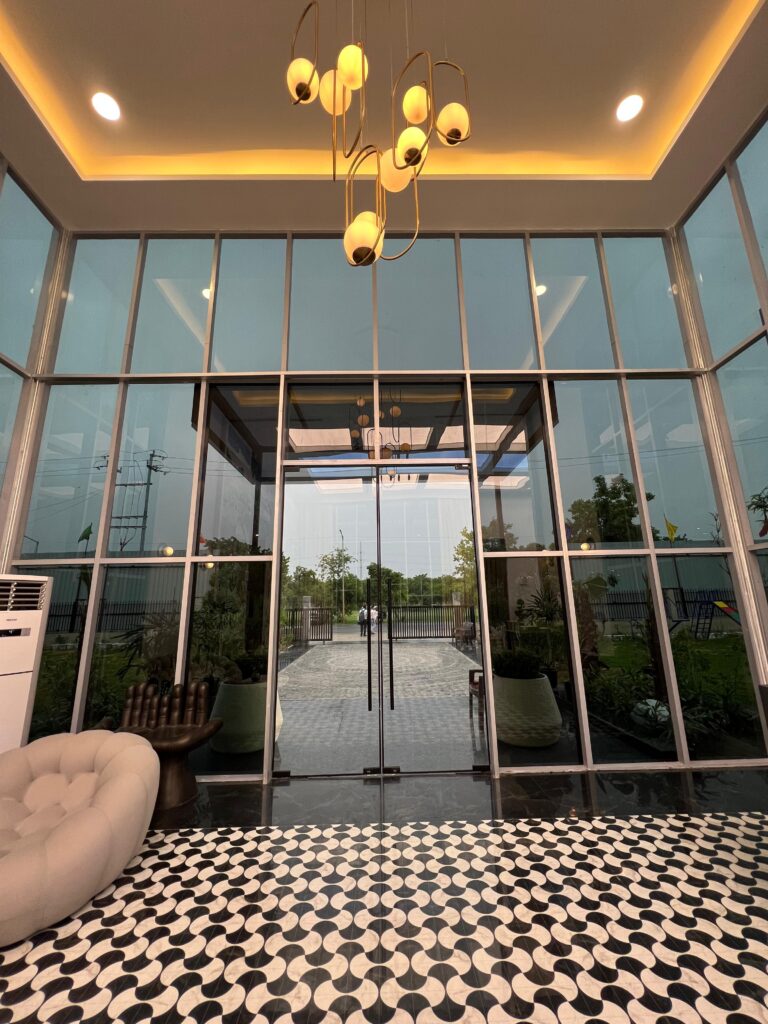 whatsapp image 2025 08 11 at 12.52.23 (1)